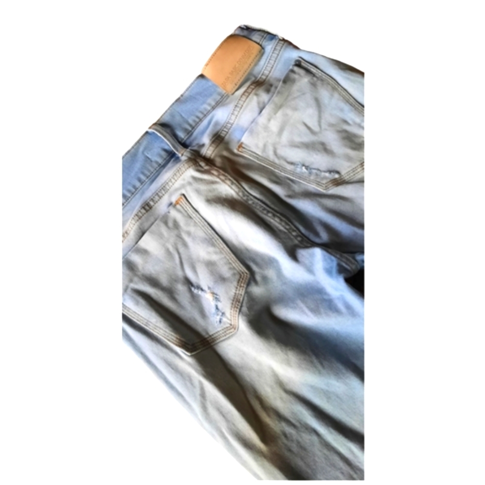 Lightwash distressed Zara jeans - Picture 7 of 7